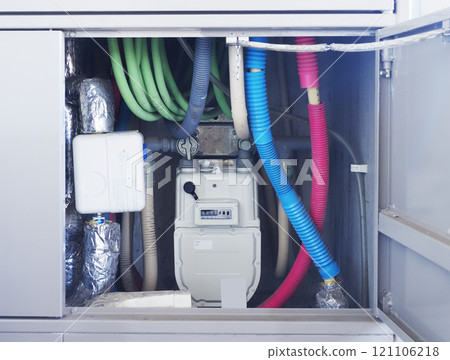 瓦斯表在電錶箱內 121106218