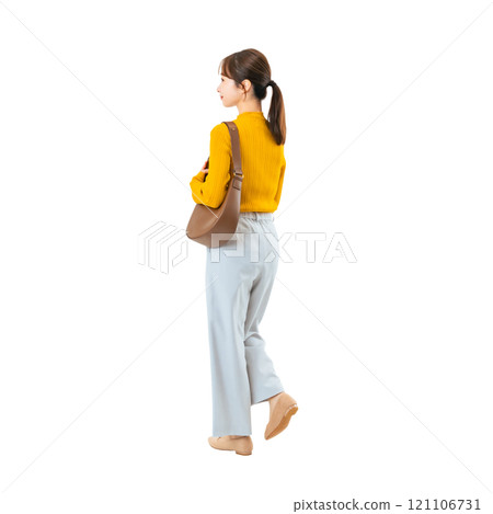 穿著休閒服行走的女人的後視圖 PNG 透明背景,手工精確剪裁。 穿著休閒服行走的女人的後視圖 PNG 透明背景,手工精確剪裁。 121106731