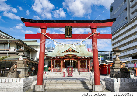 Torii and worship hall at Anamori Inari Shrine in Ota Ward, Tokyo Torii and worship hall at Anamori Inari Shrine in Ota Ward, Tokyo 121106855