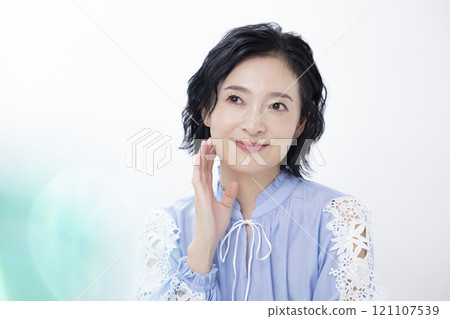 Beauty Women's portraits 121107539