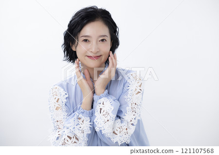 Beauty Women's portraits 121107568