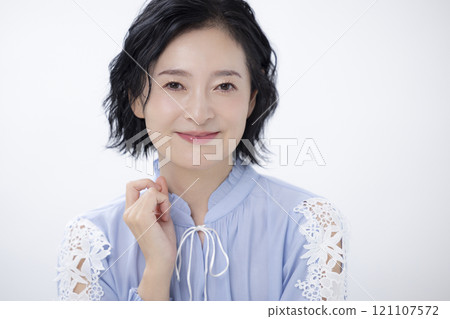Beauty Women's portraits 121107572