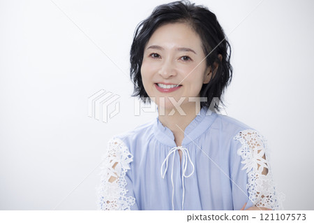Beauty Women's portraits 121107573