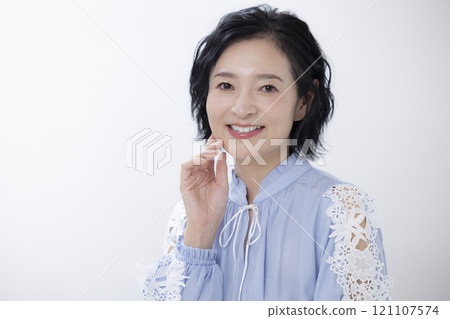 Beauty Women's portraits 121107574