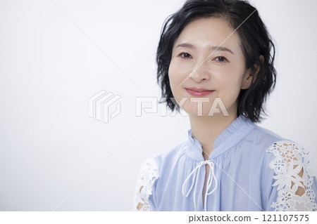 Beauty Women's portraits 121107575