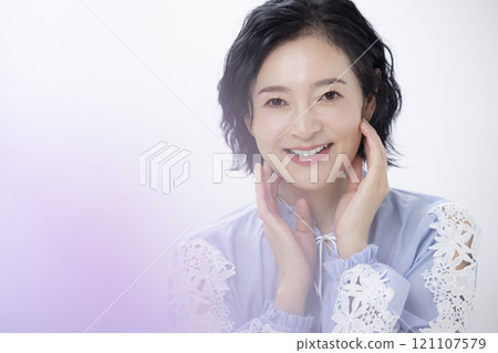 Beauty Women's portraits 121107579