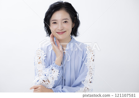 Beauty Women's portraits 121107581