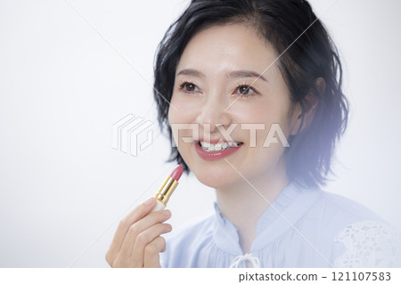 Beauty Women's portraits 121107583
