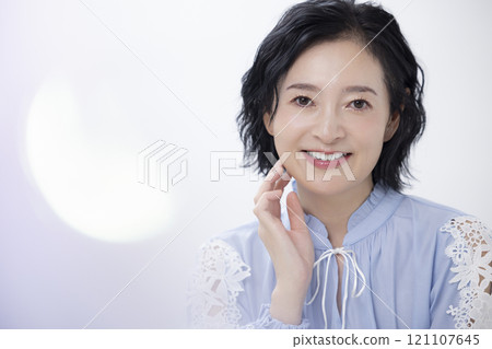 Beauty Women's portraits 121107645