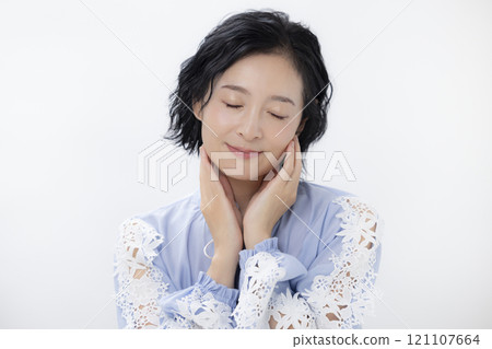 Beauty Women's portraits 121107664
