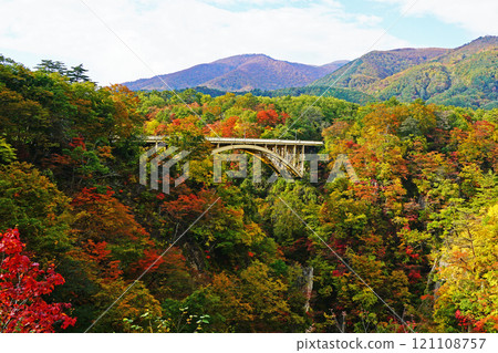 鳴子峽秋葉宮城縣 121108757