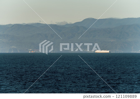 [Sunflower Furano heads north off the coast of Iwate Prefecture] 121109889
