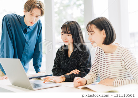 College students (male and female) having a seminar meeting 121110501