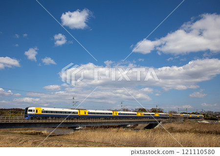藍天上的鐵路橋 藍天上的鐵路橋 121110580