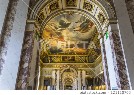 Sully wing, The Louvre, Paris, France 121110703