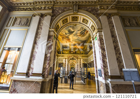 Sully wing, The Louvre, Paris, France 121110721