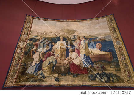 Sully wing, The Louvre, Paris, France 121110737