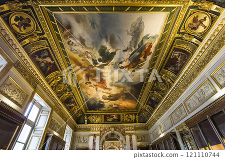 Sully wing, The Louvre, Paris, France 121110744