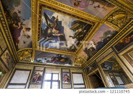 Sully wing, The Louvre, Paris, France 121110745