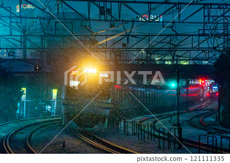 在暴風雪中奔跑 在暴風雪中奔跑 121111335
