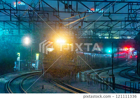 在暴風雪中奔跑 在暴風雪中奔跑 121111336