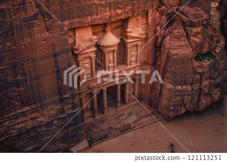 Al Khazneh, aka The Treasury, an UNESCO heritage site at Petra, jordan 121113251