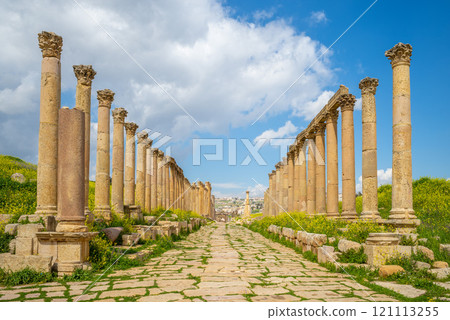 Colonnaded Street marks the center of the ancient city, Jerash, in Jordan 121113255