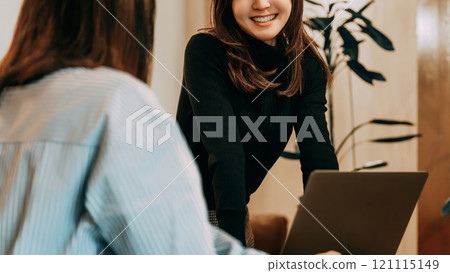 兩位女商人開會 121115149