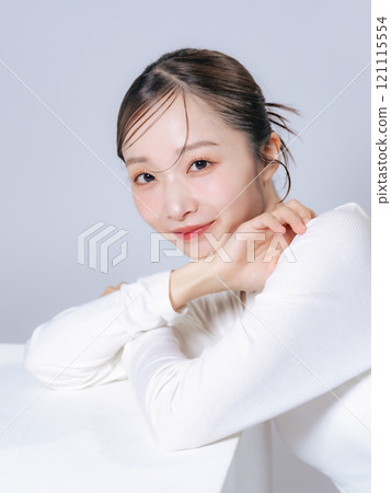 Female beauty portraits, skin care, cosmetics 121115554