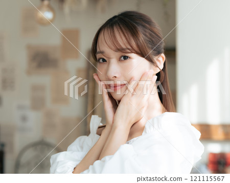 Female beauty portraits, skin care, cosmetics Female beauty portraits, skin care, cosmetics 121115567