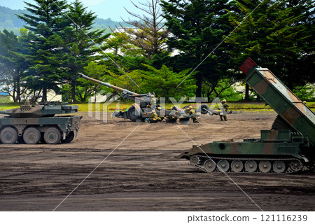 Chubu, Ground Self-Defense Force, Fuji School Commemorative Event, 155mm FH70 Howitzer Continues to Support Mine Clearance, Oyama Town, Shizuoka Prefecture Chubu, Ground Self-Defense Force, Fuji School Commemorative Event, 155mm FH70 Howitzer Continues to Support Mine Clearance, Oyama Town, Shizuoka Prefecture 121116239