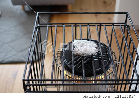 爐子上烤地瓜 121116834