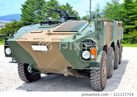 日本中部自衛隊富士學校紀念活動展示車，運送士兵的96式輪式裝甲車，靜岡縣小山町 121117724