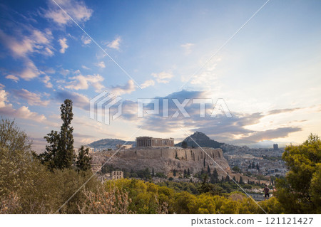 Blue sunset sky with clouds and Acropolis hill. Athens, Greece 121121427
