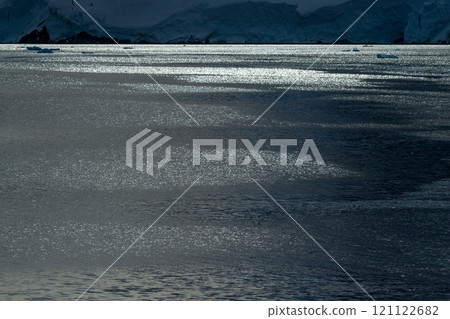 Snow and ice in Antarctica Snow and ice in Antarctica 121122682