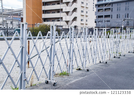 建築圍籬（伸縮圍籬） 121123338