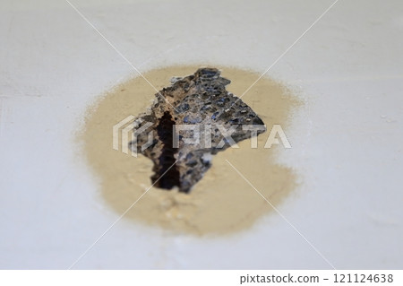 Concrete exploded due to insufficient rebar coverage 121124638