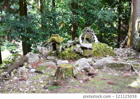 Hikoshiyama Shrine Hikoshiyama Shrine 121125038