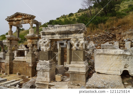 土耳其伊茲密爾附近的以弗所遺址 土耳其伊茲密爾附近的以弗所遺址 121125814