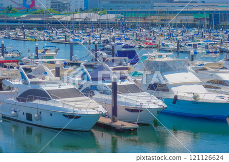 Yokohama Bayside Marina Yokohama Bayside Marina 121126624