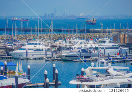 Yokohama Bayside Marina 121126625