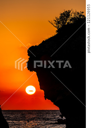 Sunset at Ringo-iwa (Umbrella Rock), Kakidomari Coast, Nagasaki Sunset Road, Nagasaki City 121126955