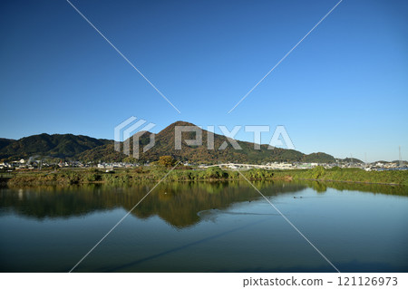Mount Nijo (from Senmata Pond) [Katsuragi City, Nara Prefecture] 121126973