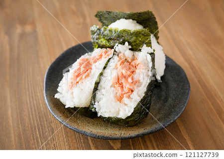 Salmon rice balls 121127739