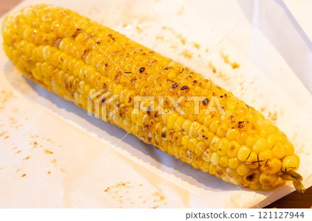 美味的烤玉米 121127944