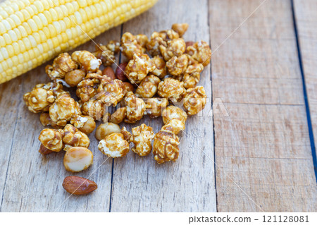 Popcorn caramel mix macadamia and almond taste 121128081