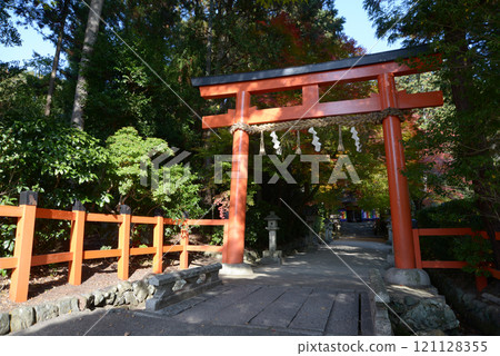 京都市北區上賀茂本山境內入口處的大田神社鳥居 京都市北區上賀茂本山境內入口處的大田神社鳥居 121128355