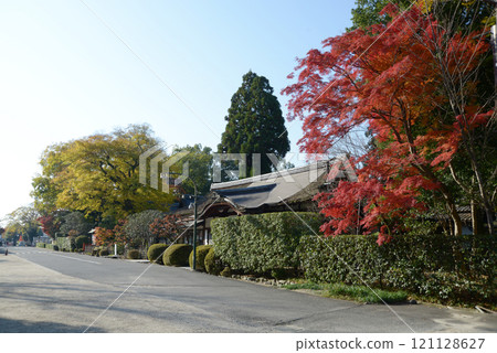 京都市北區上賀茂神社三修殿及神社事務所 京都市北區上賀茂神社三修殿及神社事務所 121128627