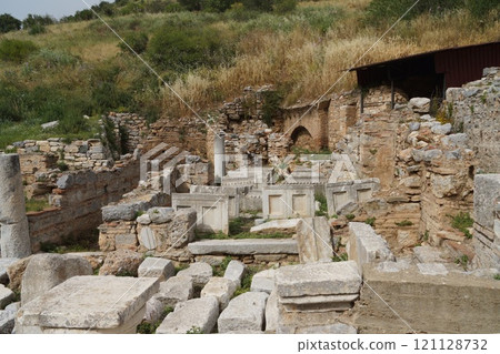 Scenery of the ruins of Ephesus near Izmir, Turkey 121128732