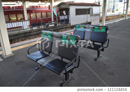 JR West Kisei Main Line (Kinokuni Line), Hanwa Line, Wakayama Line, Wakayama Station JR West Kisei Main Line (Kinokuni Line), Hanwa Line, Wakayama Line, Wakayama Station 121128850